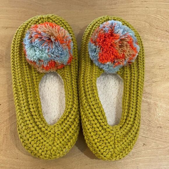 MARBLE POM KNIT SLIPPERS Soft Botton Stretch Size Medium Large New - Picture 4 of 5
